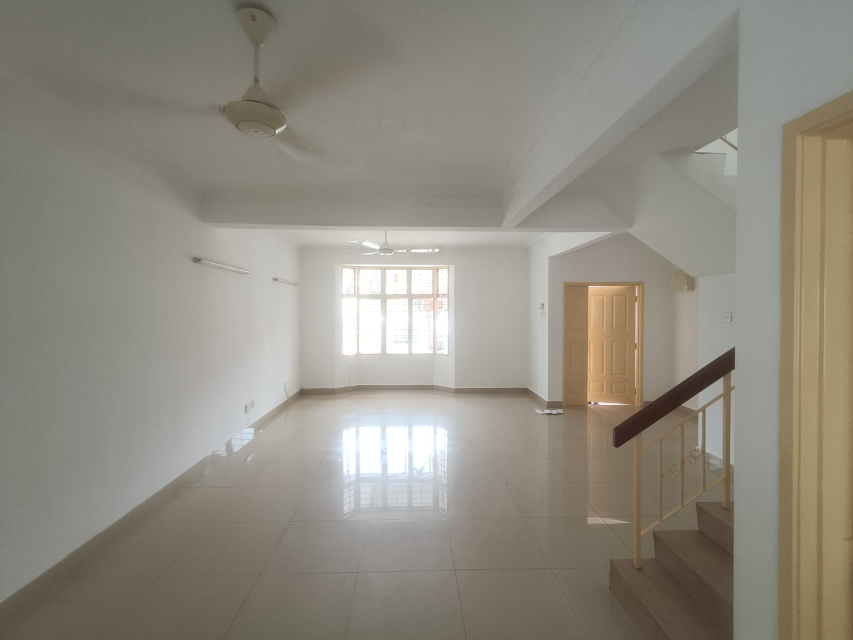 Taman Puchong Utama Landed XX Market 750k - photo 2
