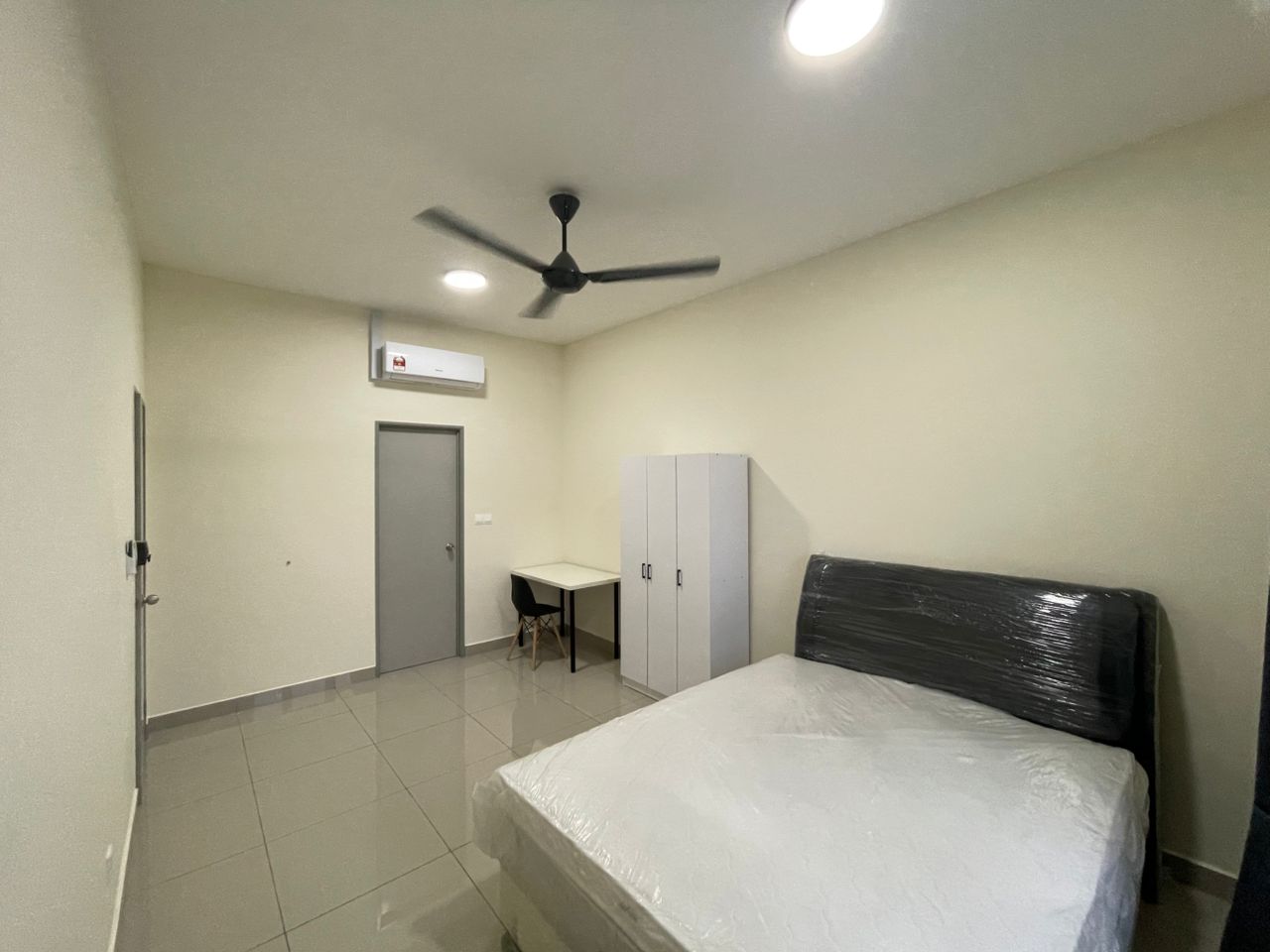 Nexus Tower B Rm850  ...