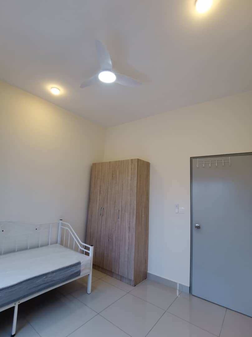 Nexus Tower A Rm1800 950sf FF - photo 5