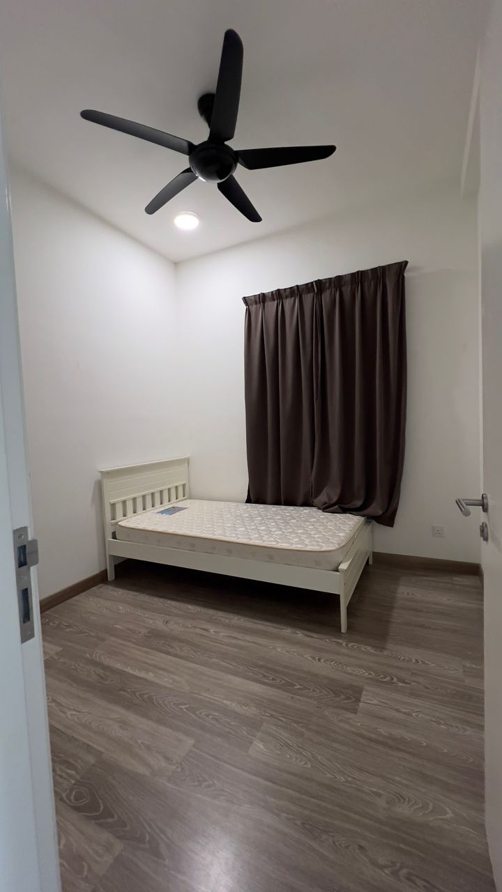 Southbank Rm480k PF 2r 785sf - photo 4