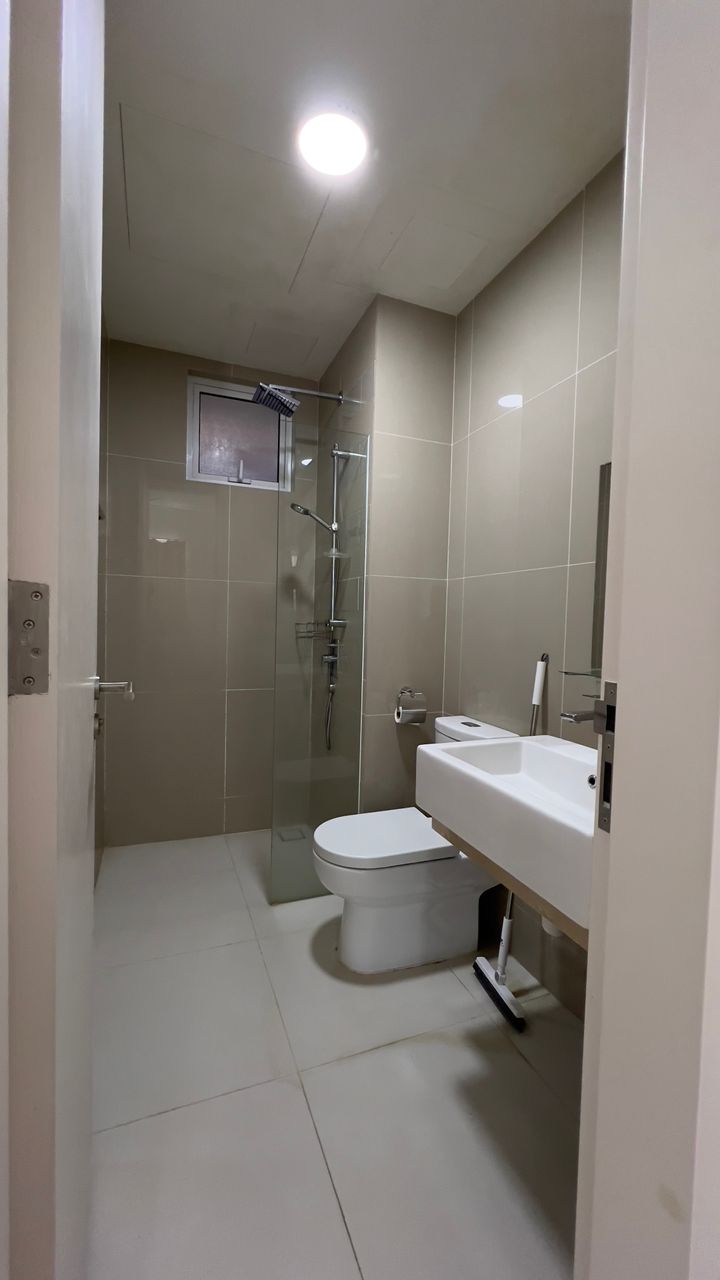 Southbank Rm480k PF 2r 785sf - photo 5