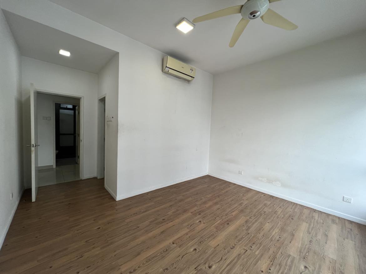 Utropolis Suites 1 Glenmarie Shah Alam WTL by Jr - photo 4