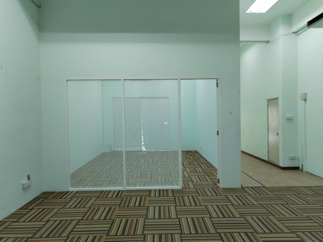 22x65 Ground Flr Shop Sek 13 by Emily - photo 3