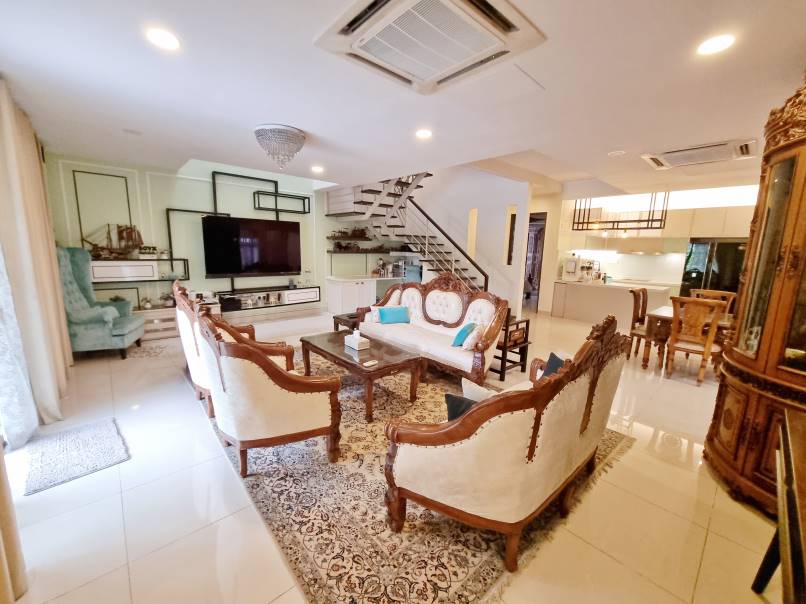 Corner Ken Rimba Jimbaran by Allen