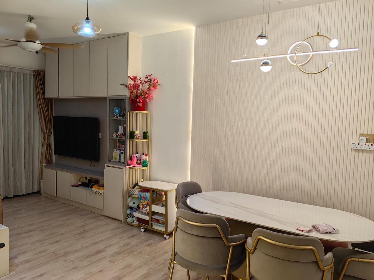 6P2409 3304 Emporis Residence by Emily - photo 4