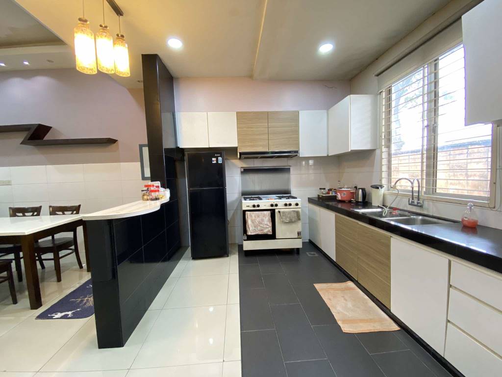 Indah Elite Kemuning Utama House by Emily - photo 6