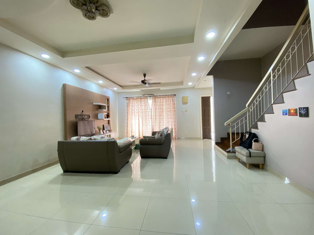 Indah Elite Kemuning Utama House by Emily - photo 13