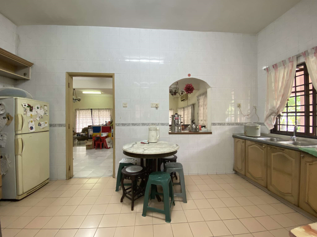 Corner Jln Kubah Bukit Jelutong House by Emily - photo 9