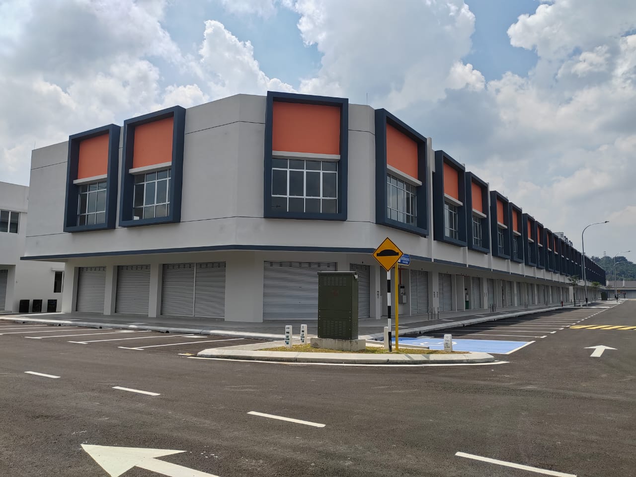 Newly Complete Corner 2sty Shop Suria Square Punca