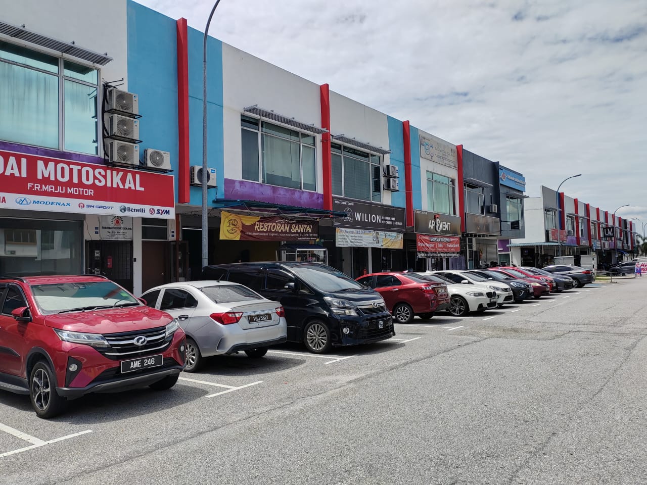 6027 22x70 Shop Pusat Perdagangan Hillpark by Jose
