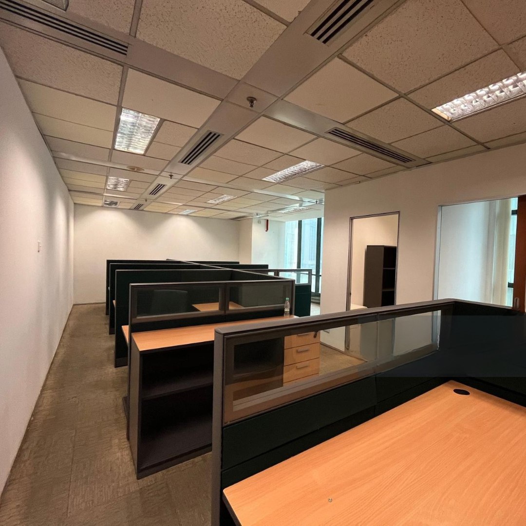 KLCC Fully Fitted Office Menara Keck Seng by JP - photo 2