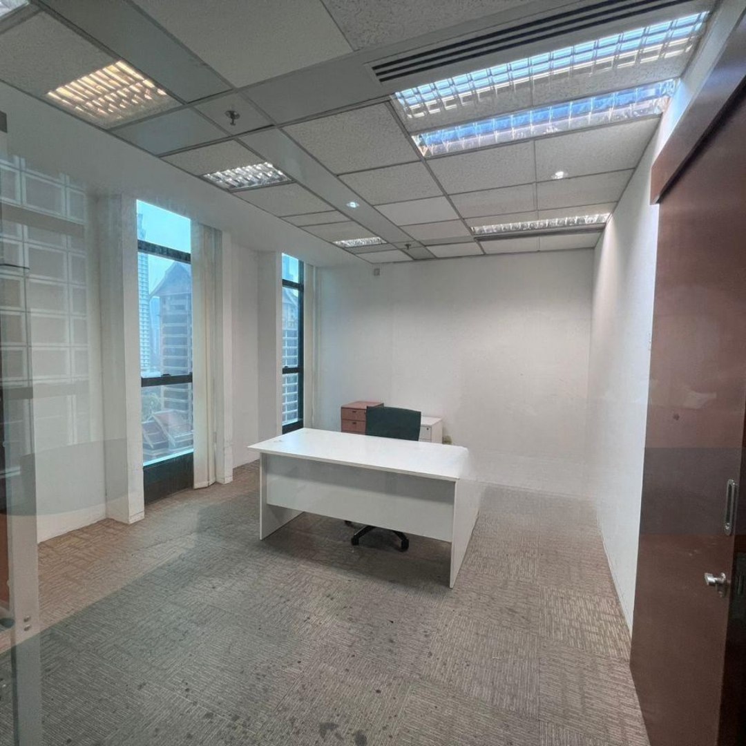 KLCC Fully Fitted Office Menara Keck Seng by JP - photo 4