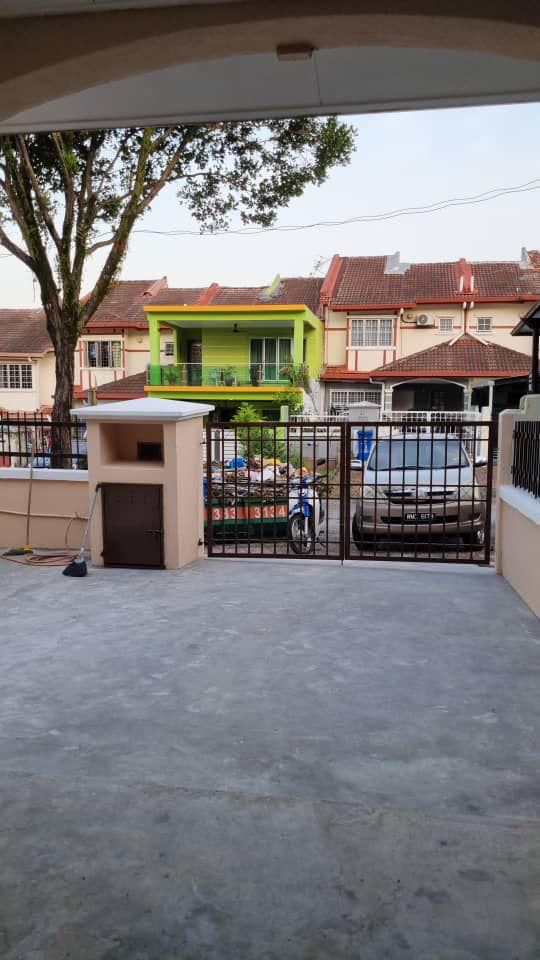 Jln Bola Sepak Seksyen 13 Shah Alam by JR - photo 2