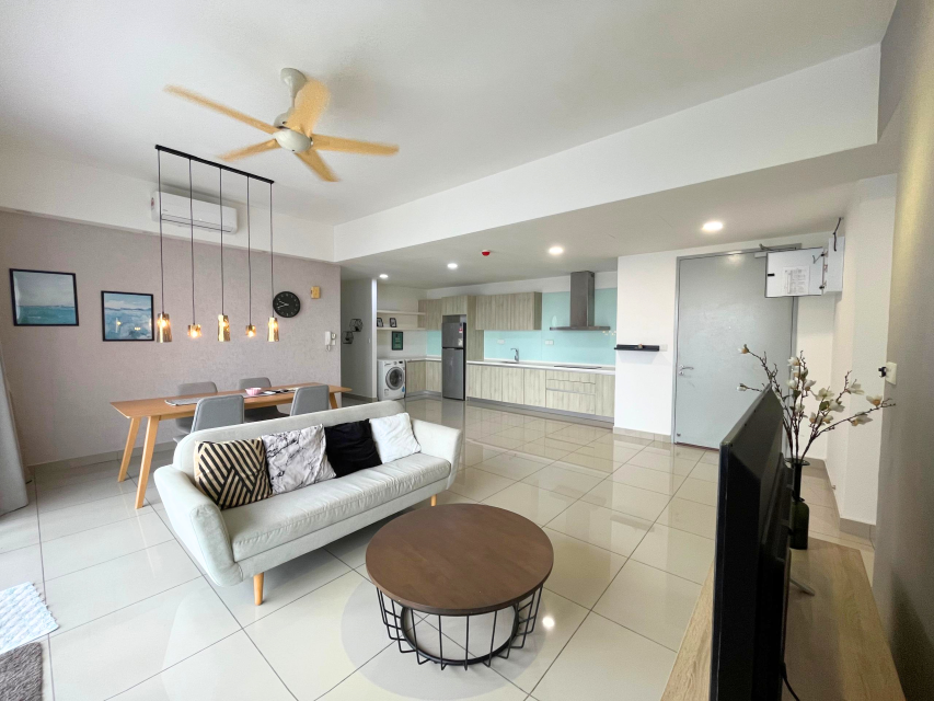 6374 2606 Utropolis Suites 2 Glenmarie b Josephine