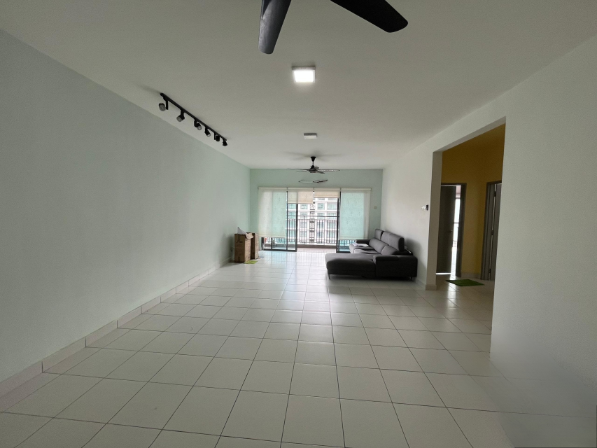 6377 2606 Metia Residence Seksyen 13 by Josephine