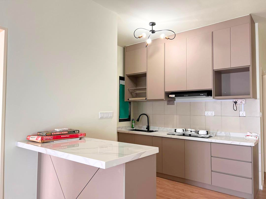 6459 2608 Dian Residency Seksyen 13 by Josephine