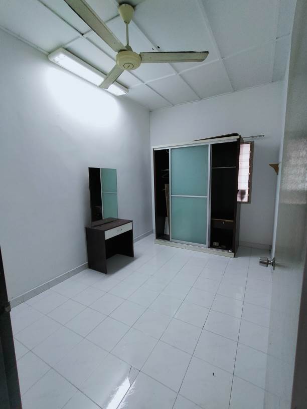 Double Storey, Jalan Kemacahaya, Cheras - photo 7