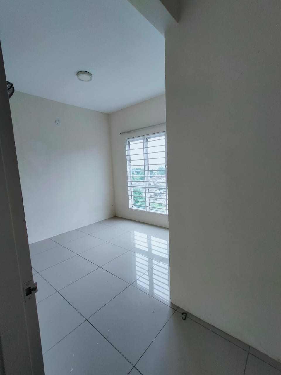 Imperial Residence, Jln Mas Utama, Tmn Sri Aman - photo 3