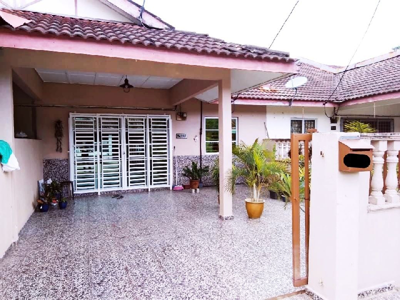 Teres Setingkat Jalan Akasia, Bandar Baru Bukit Mentok, Kemaman