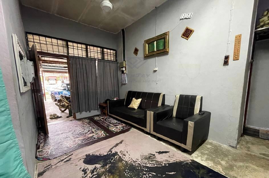 Teres Setingkat Desa Anggerik, Muadzam Shah - photo 3