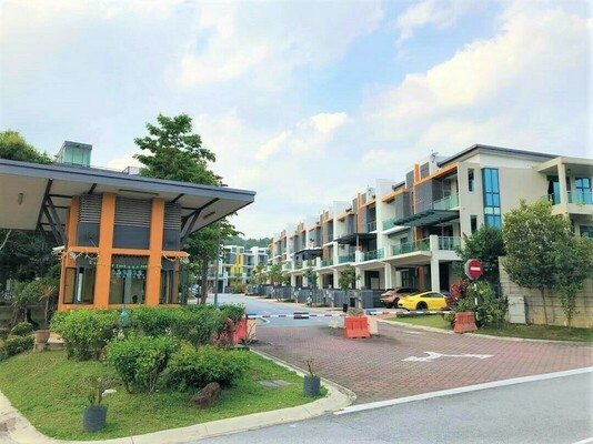 Taman Ukay Tropika, Ampang Jaya - photo 8