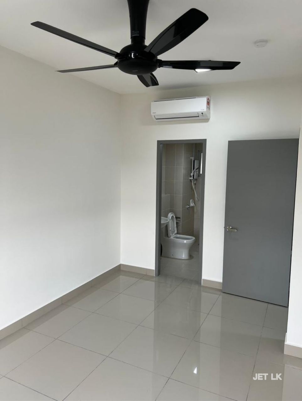 Partial furnished Tropicana Aman 1 Residence - photo 2