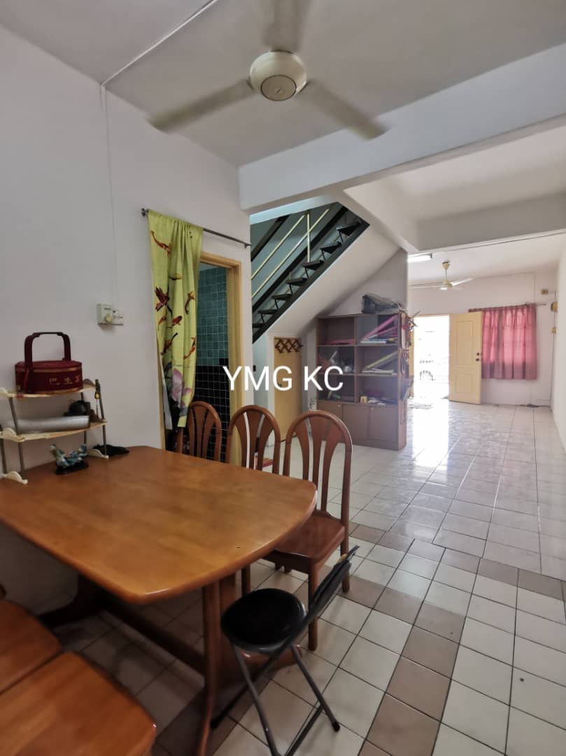 Partial furnish Endlot Double storey Taman Sentosa - photo 2
