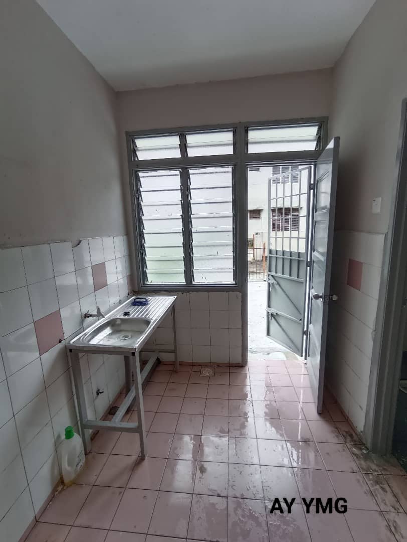 Double storey house Westport Pulau Indah Klang - photo 10