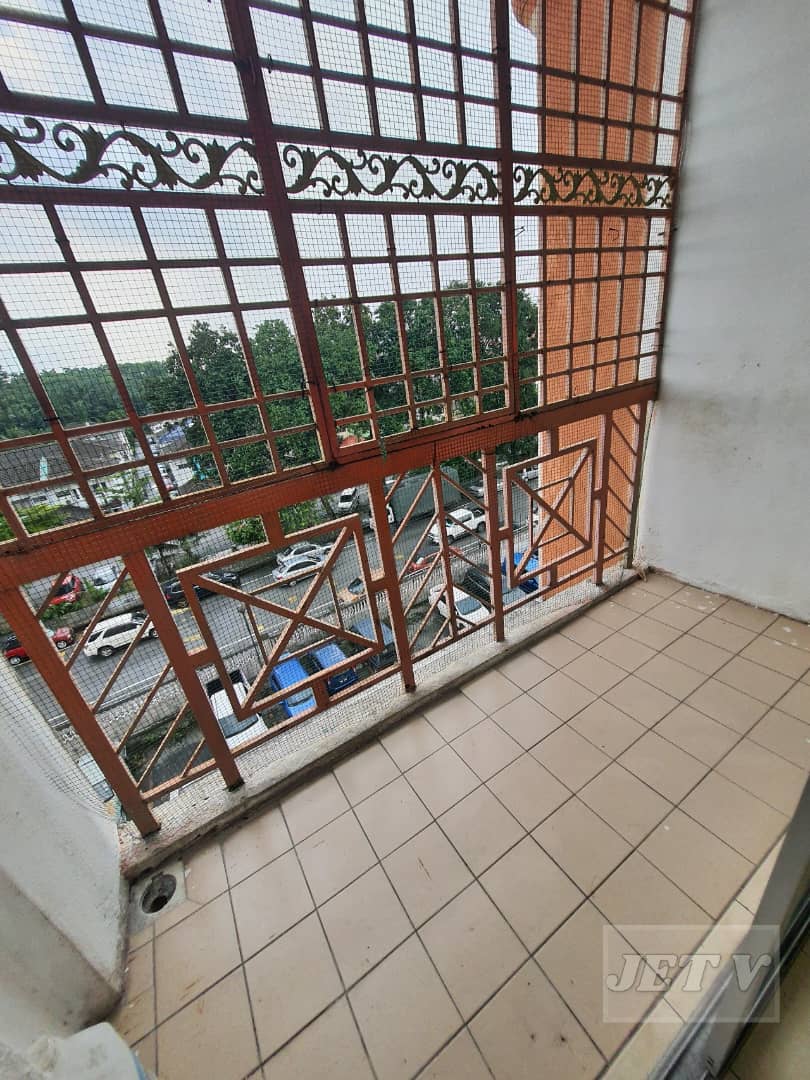 with lift Apartment Impian Sentosa Klang - photo 6