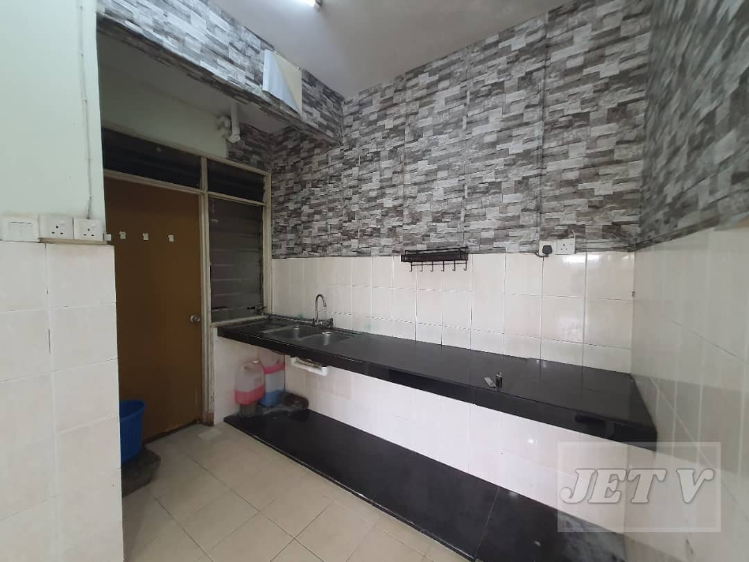 with lift Apartment Impian Sentosa Klang - photo 10