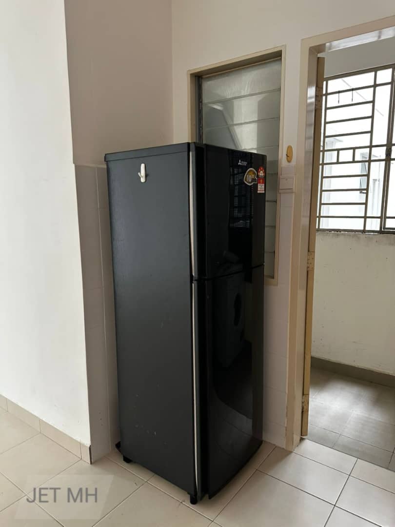 Partial furnish Seri Baiduri Apartment Setia Alam - photo 5