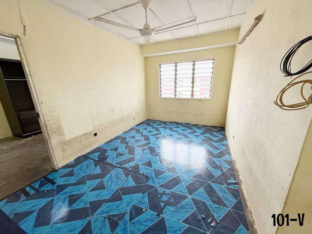 Top Floor Flat Bukit ...