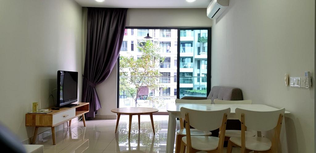 F - Univ 360 Place - photo 2