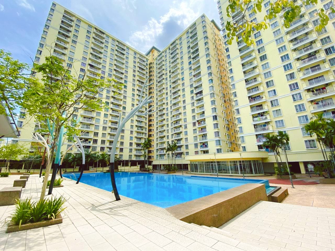 Huge Corner Condominium Platinum Lake Pv12 Setapak - photo 2