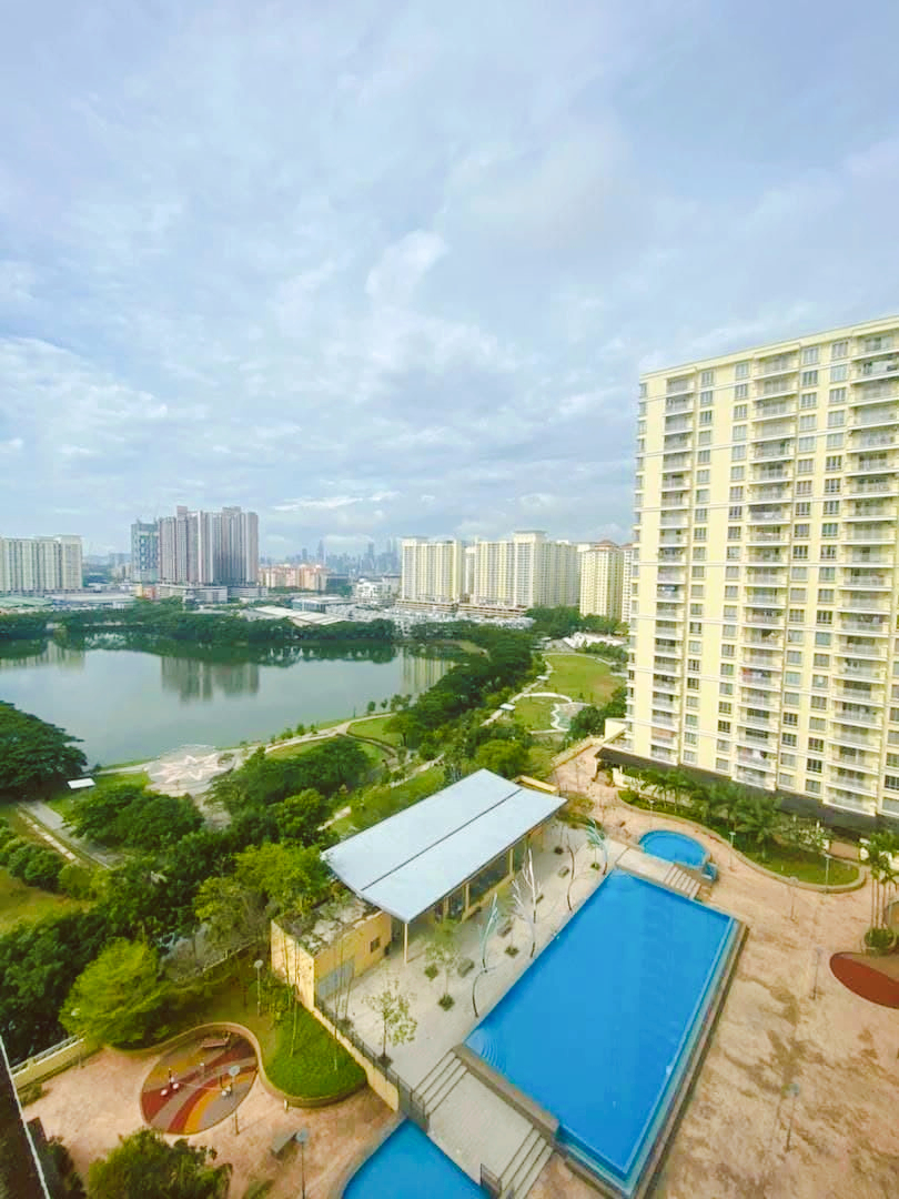 Huge Corner Condominium Platinum Lake Pv12 Setapak - photo 13