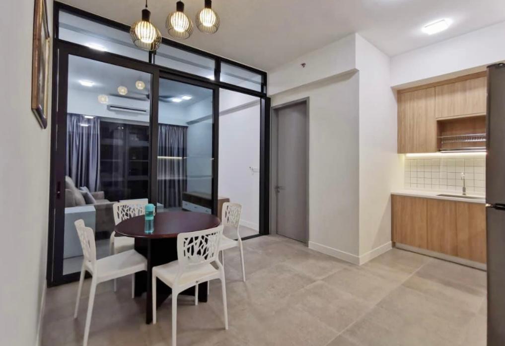 Union Suites Big Common Area For Rent - photo 5