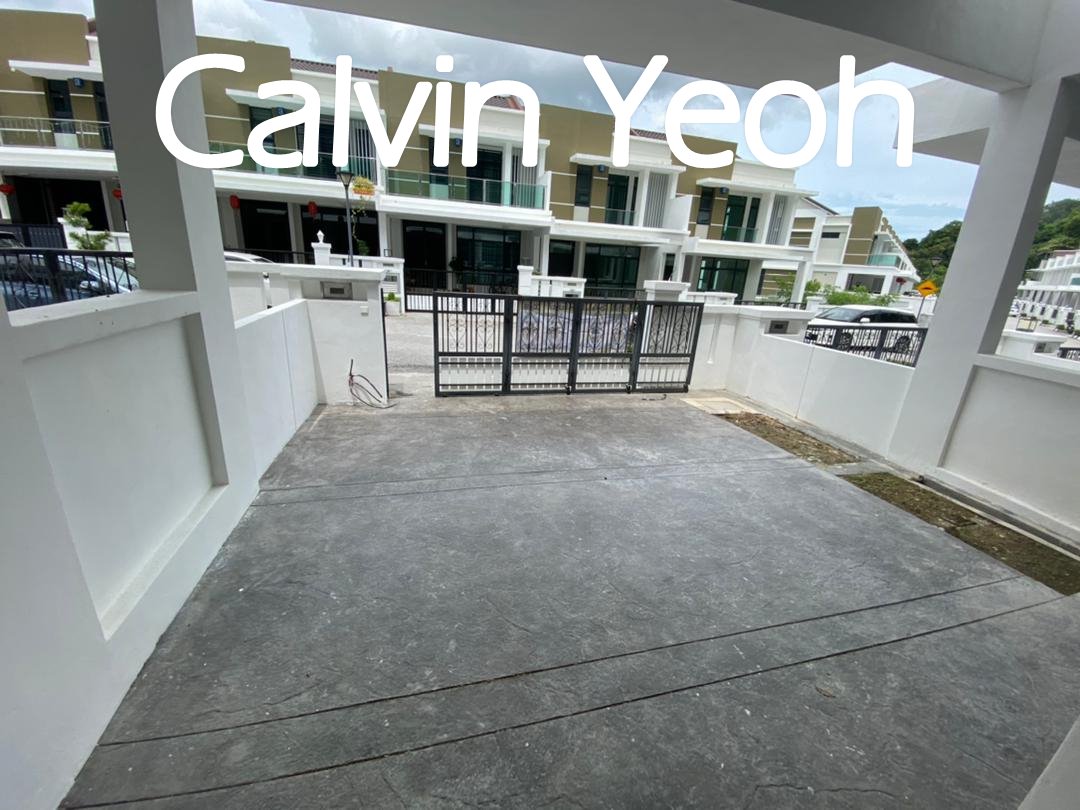 STRAMAX RESIDENCE , 3 STOREY TERRACE - photo 1