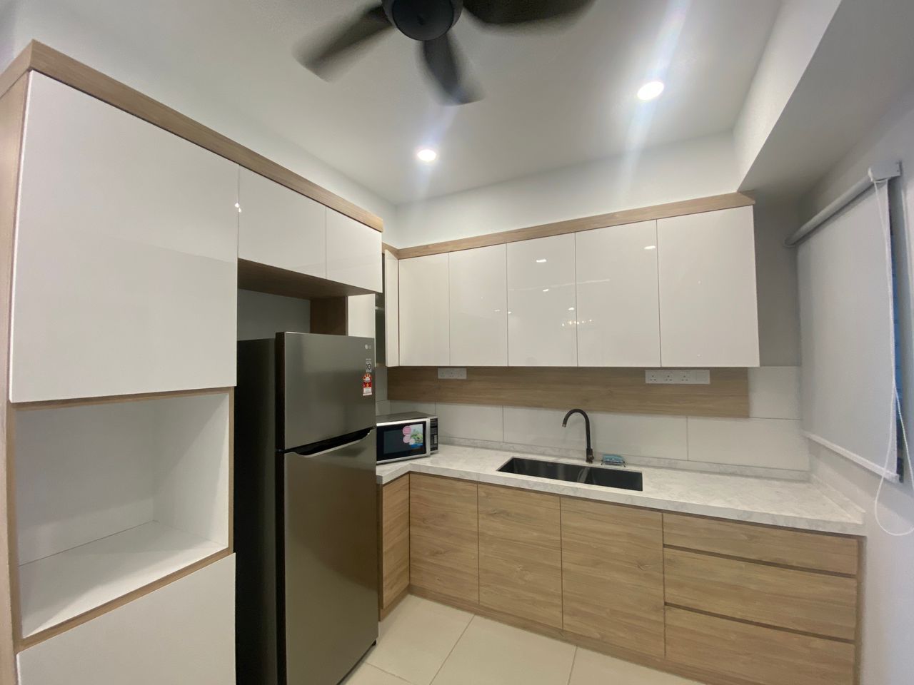 WATERSIDE RESIDENCE - photo 2