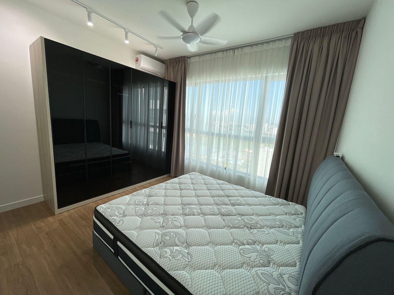 3 RESIDENCE - photo 8