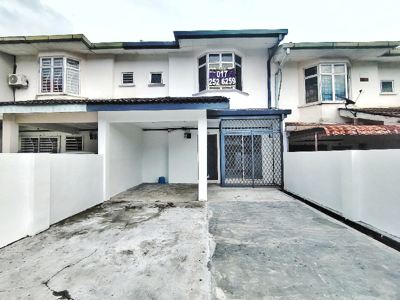 Double Storey Terrace House Jalan Anggerik, Bukit Sentosa  - photo 2