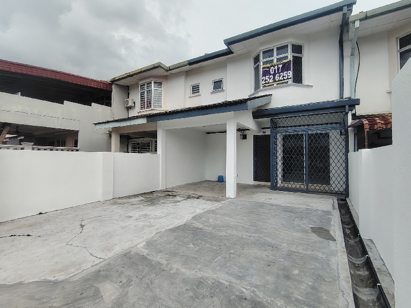 Double Storey Terrace House Jalan Anggerik, Bukit Sentosa  - photo 5
