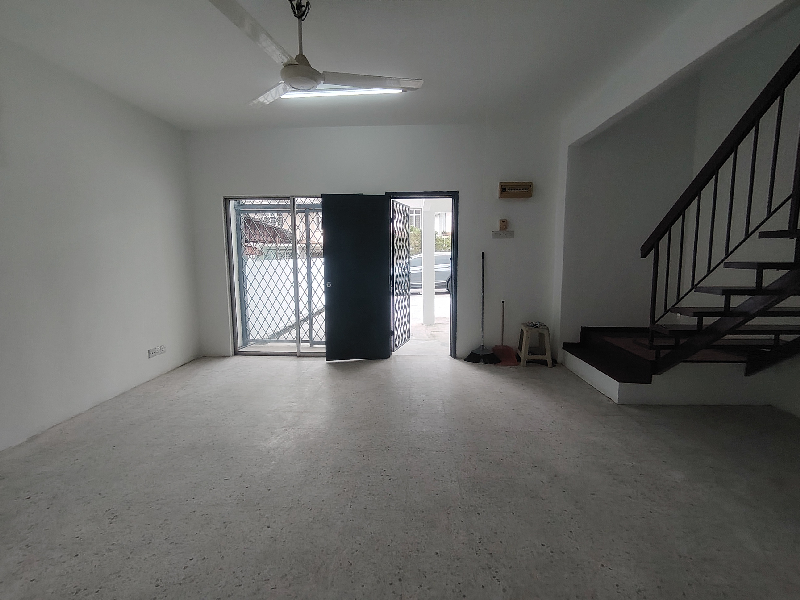 Double Storey Terrace House Jalan Anggerik, Bukit Sentosa  - photo 9