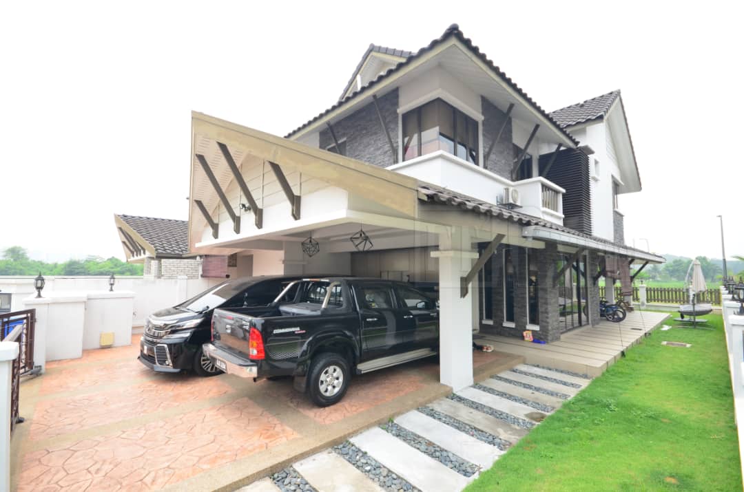 2 STOREY SEMI D SEK 24 SHAH ALAM TASIK VIEW