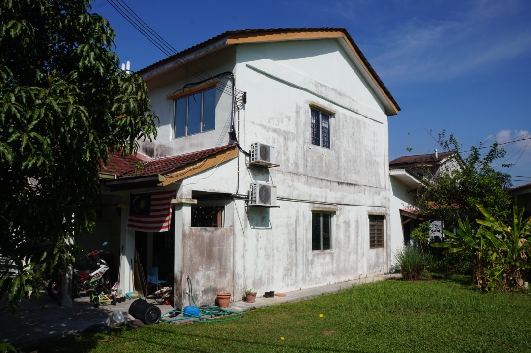 CORNER LOT DOUBLE STOREY AT KUANG