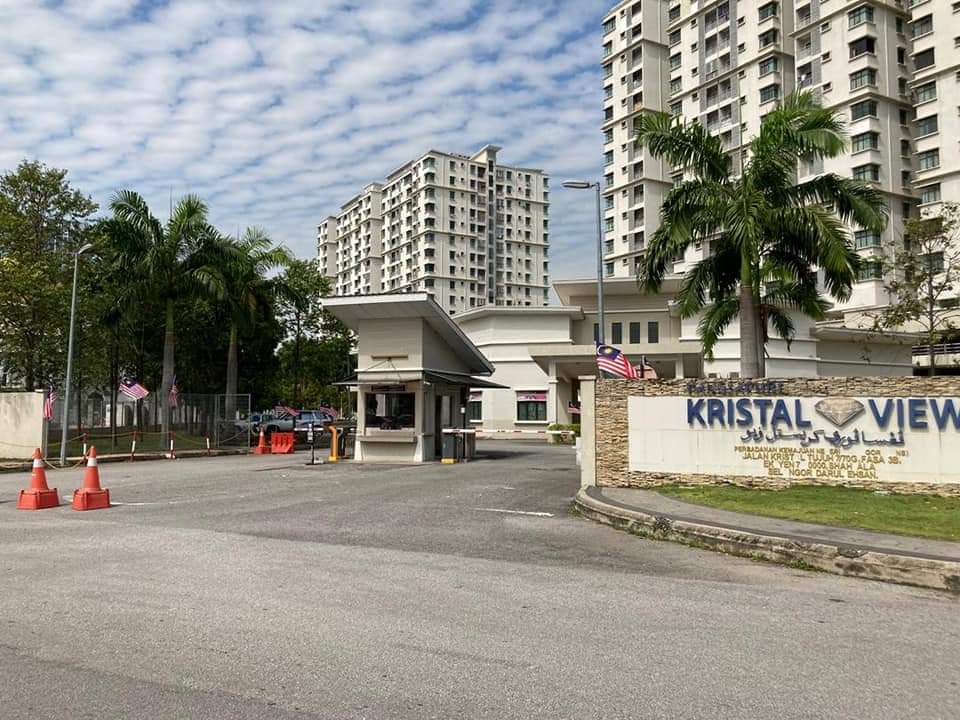 CONDOMINIUM KRISTAL VIEW SEKSYEN 7 - photo 3