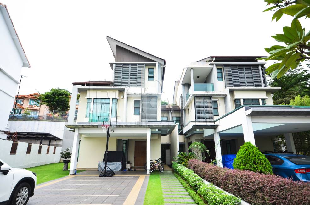3 STOREY SEMI D KELAB GOLF KGSAAS SEKSYEN 13 - photo 2