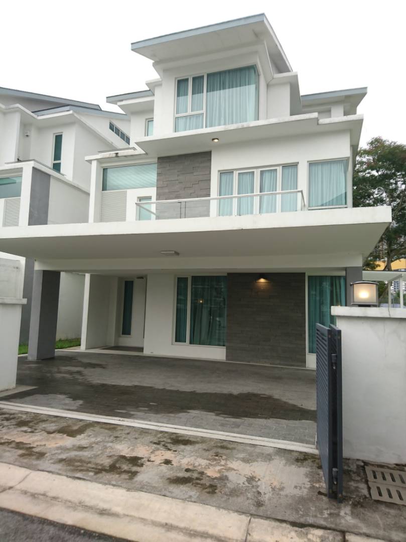 3 STOREY BUNGALOW DAMAISARI 12 WANGSA MELAWATI