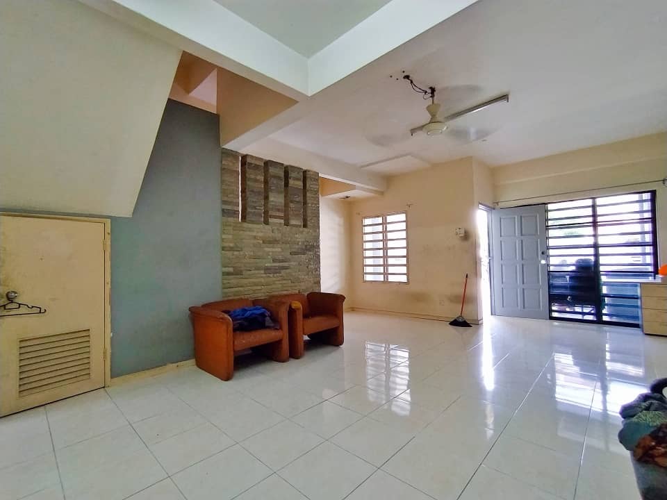 CHEAPEST 3-STOREY TERRACE HOUSE SEK U5 SHAH ALAM - photo 2