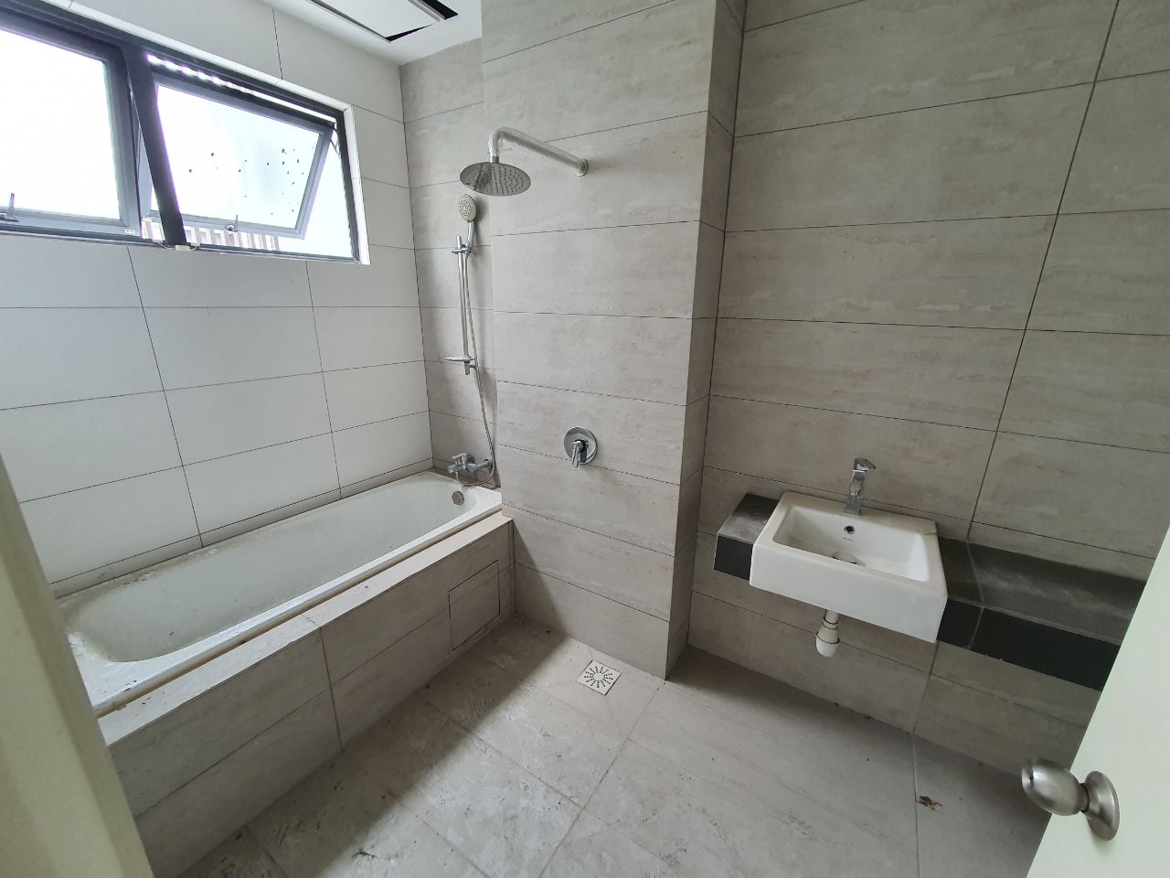 CHEAPEST 3 STOREY SUPERLINK MUTIARA VILLA KAJANG - photo 6