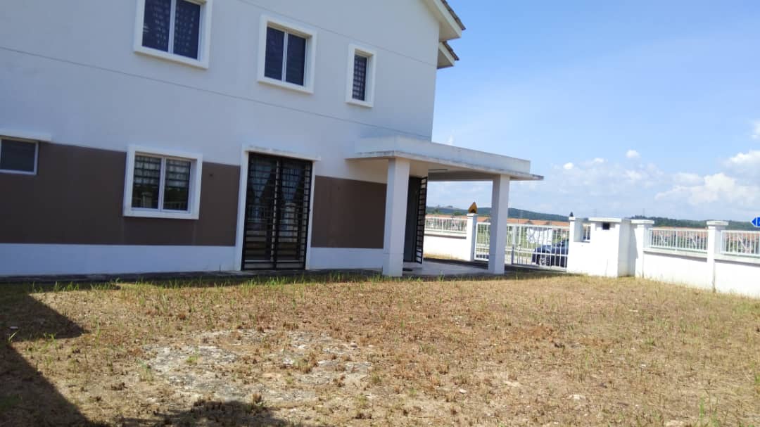 CORNER SEMI-D NUSA SURIA, BANDAR PUNCAK ALAM - photo 3